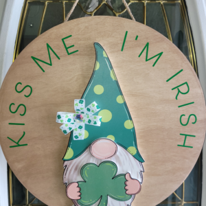 18" Kiss Me I'm Irish Gnome Door Round