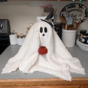 15" x 19" Light-Up Whimsical Ghost Decor